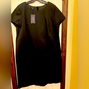 Lafayette 148 Dress in black. Cap-sleeved